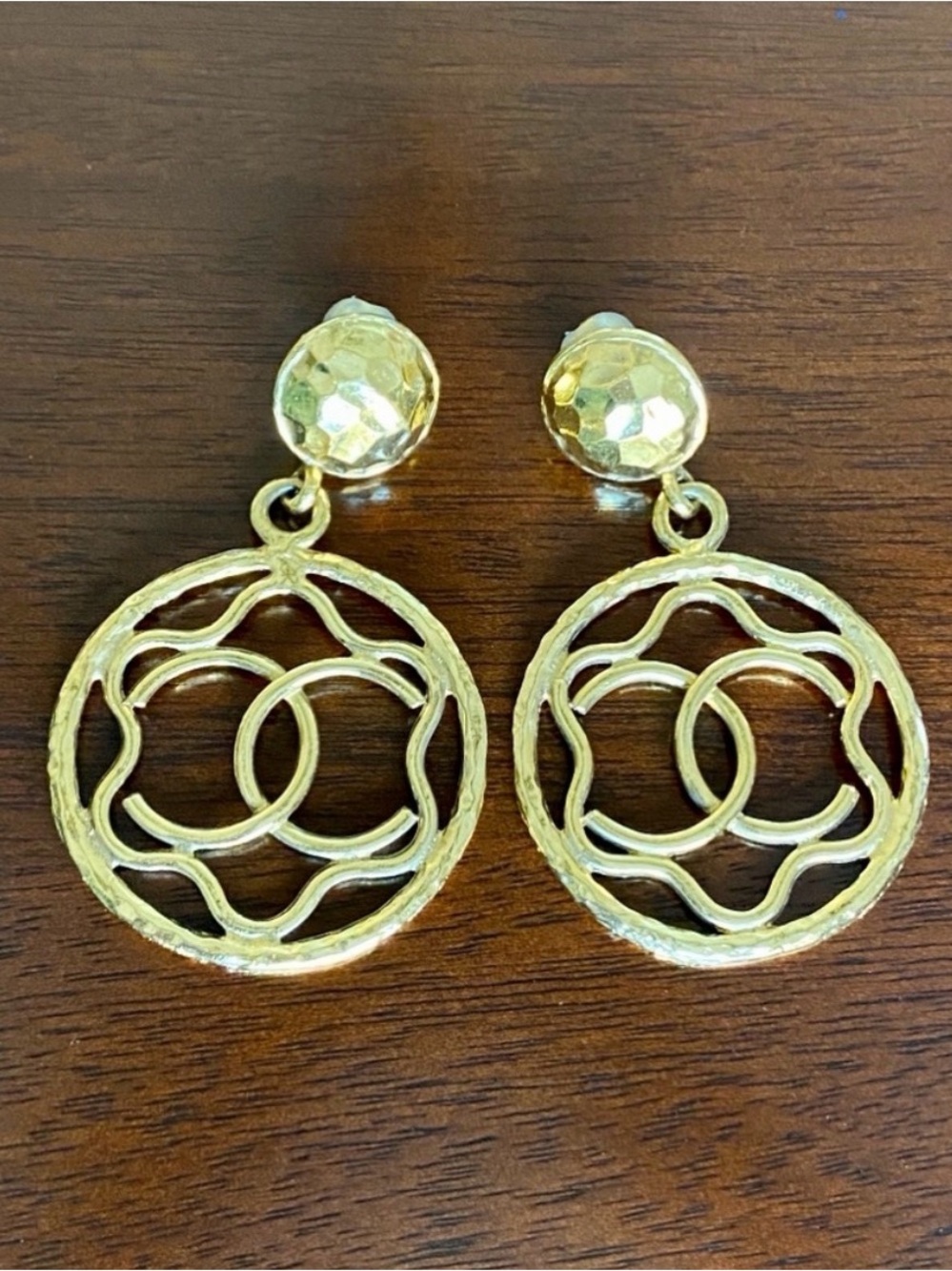 RARE CHANEL Vintage Large Gold Dangling Drop CLIP ON Earrings (Authentic)